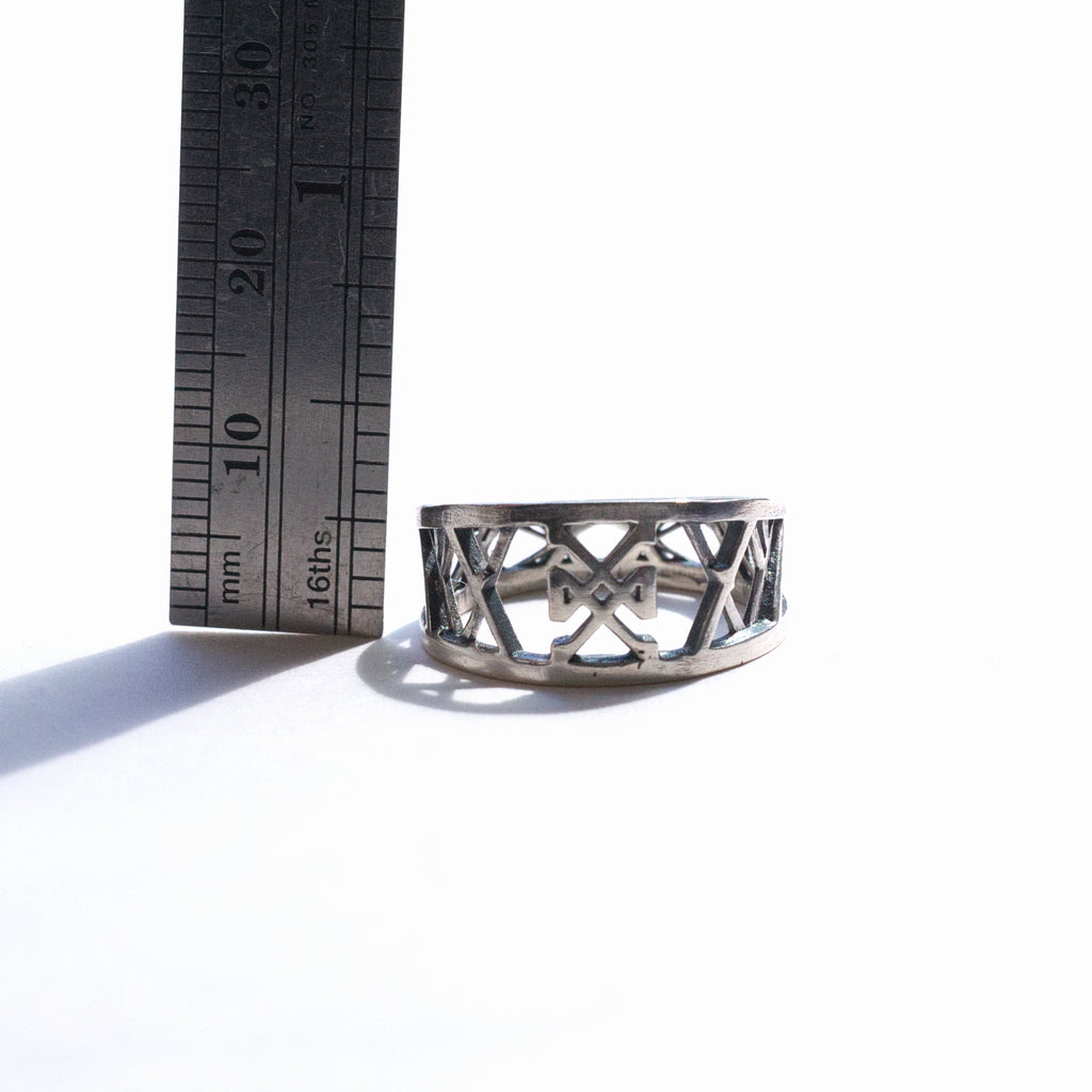 contrast base sterling silver ring, size 7, liver of sulfur patina. measure