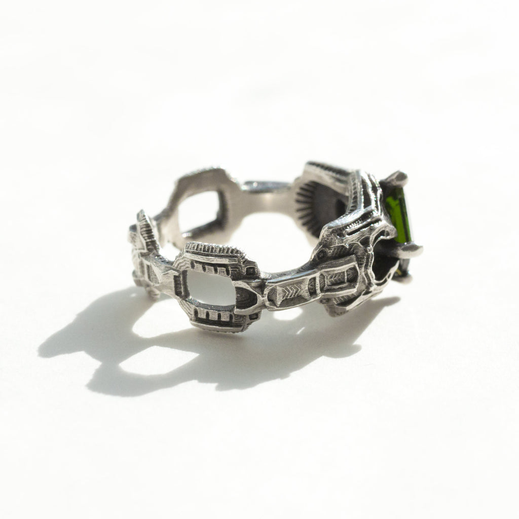entablalture silver ring with princess cut green tourmaline, size 6-side