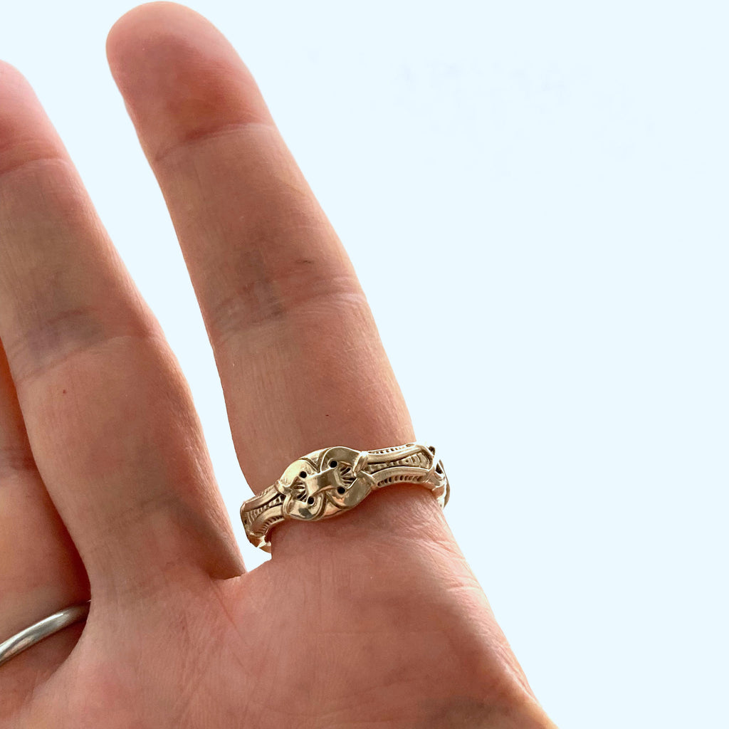 delicate lattice 10k gold ring, on finger, back