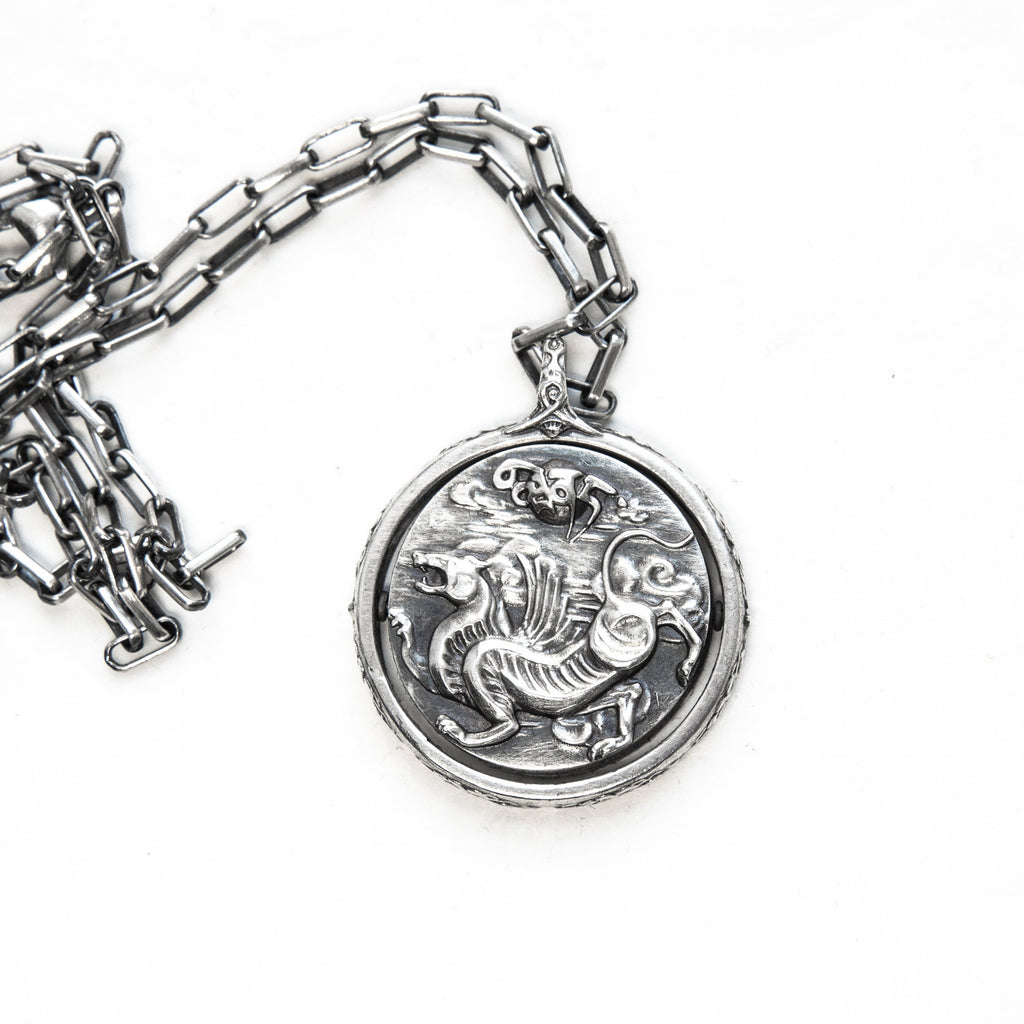 Air-tiger-silver-pendant-front