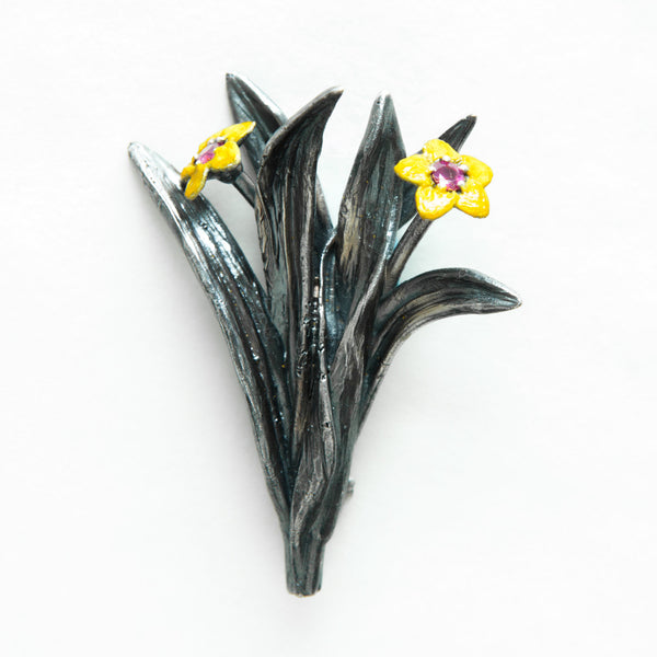 buttercups-in-the-grass-black-silver-rubies-brooch