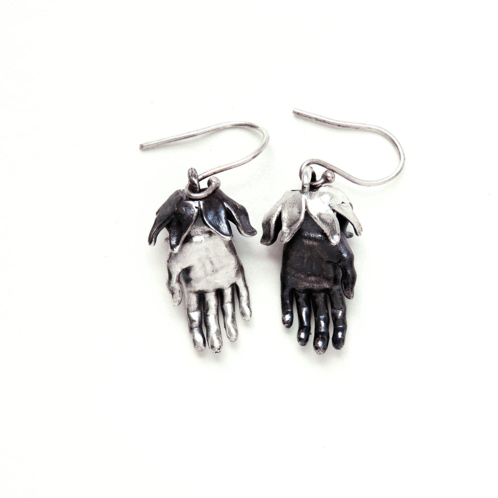 pierrot-hands-earrings-silver-blackened-silver-palms