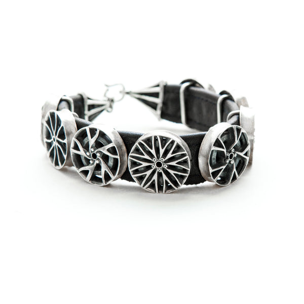 hubcap-bracelet-silver-leather-front
