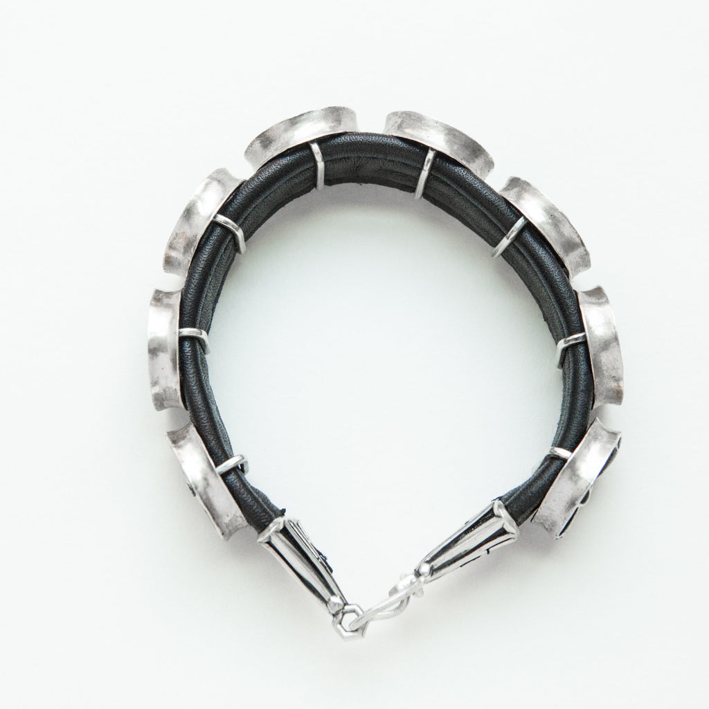 hubcap-bracelet-silver-leather-top
