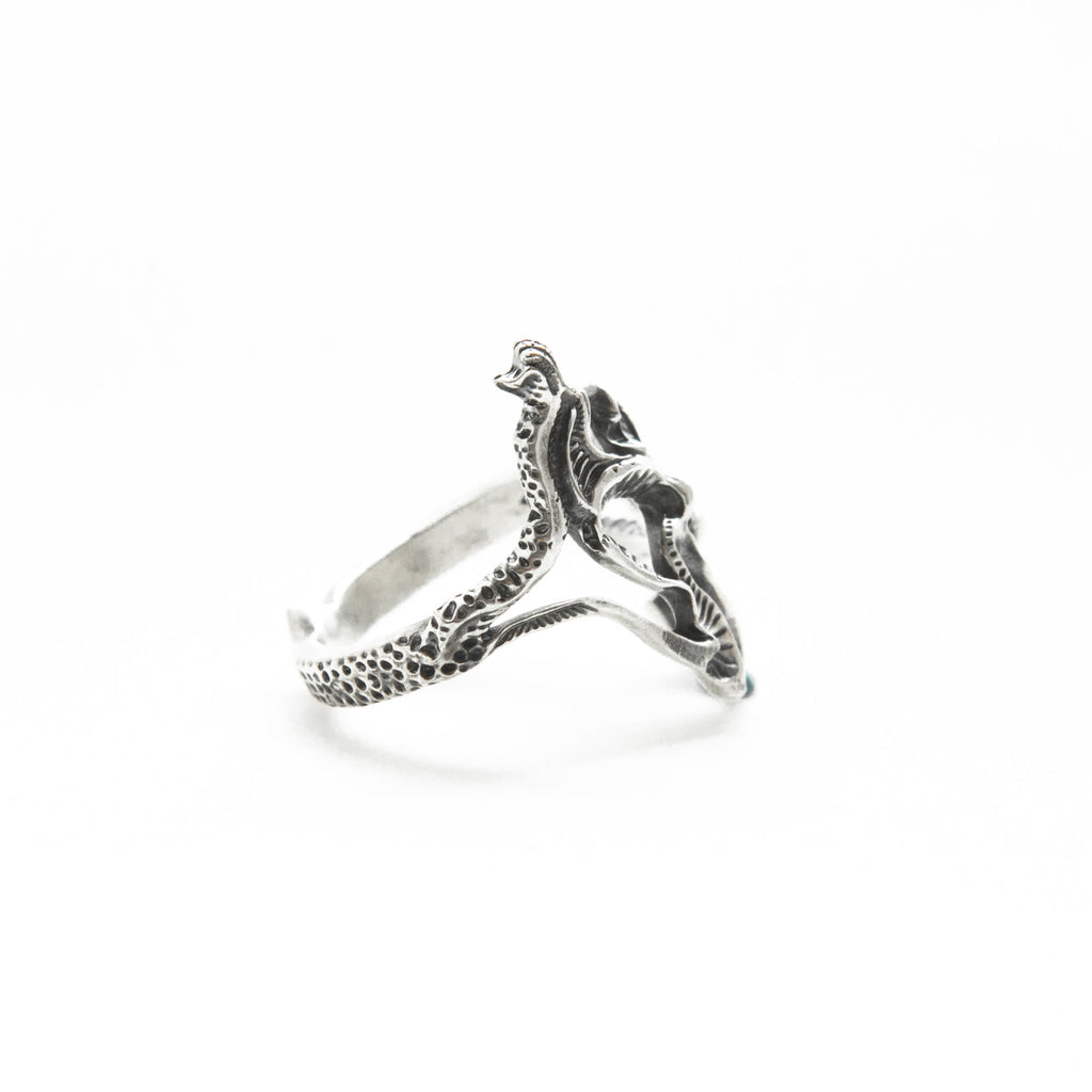 Tiger fight ring, sterling silver, size 8, stylized, lefy side